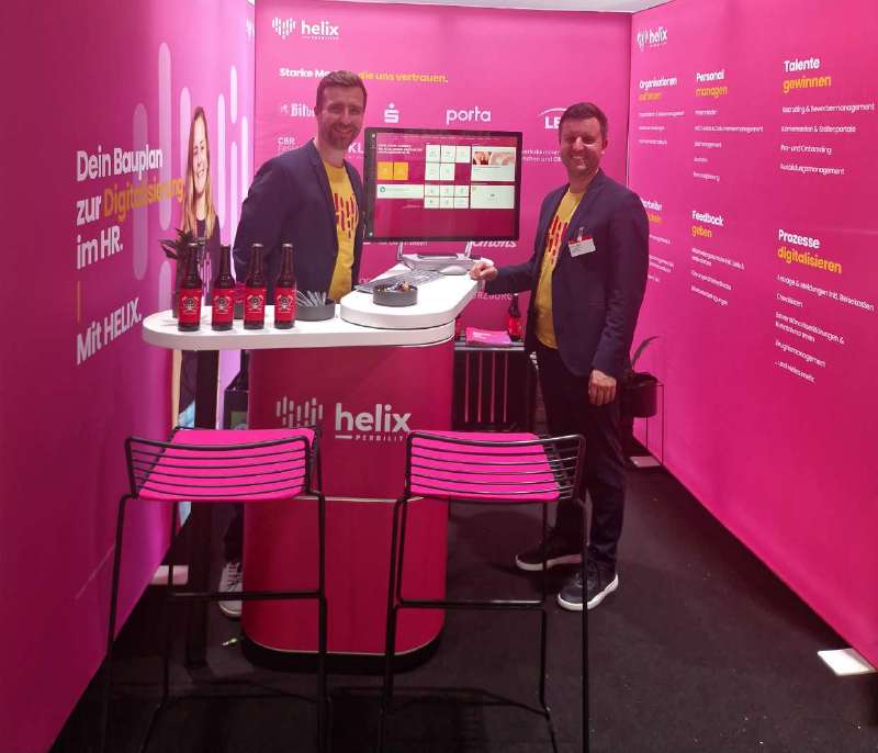 Felix und Ben am Messestand